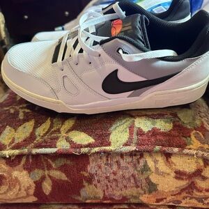 Men’s 13 Nike